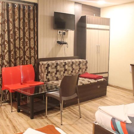 מלון פונה Mukesh Residency מראה חיצוני תמונה