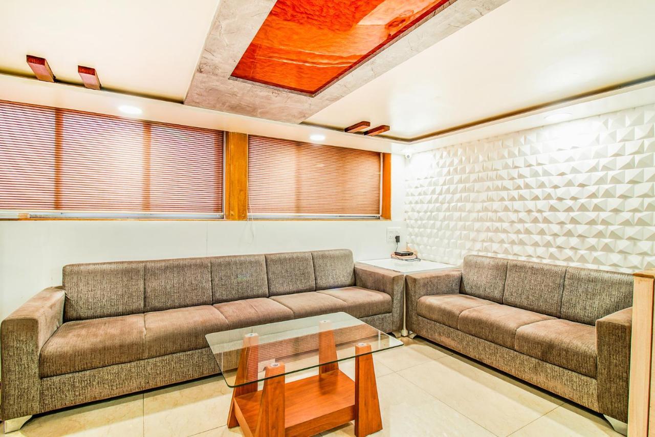 מלון פונה Mukesh Residency מראה חיצוני תמונה